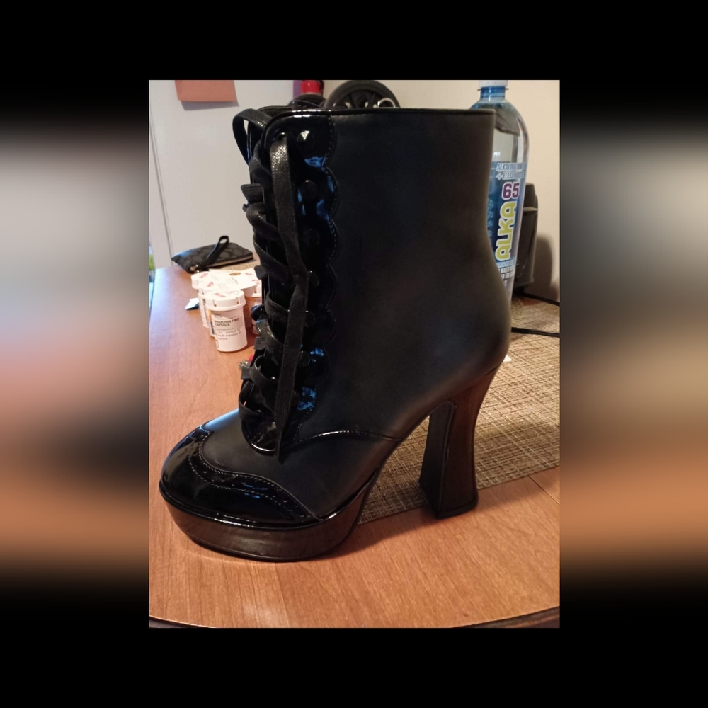 Brand New Ellie boots